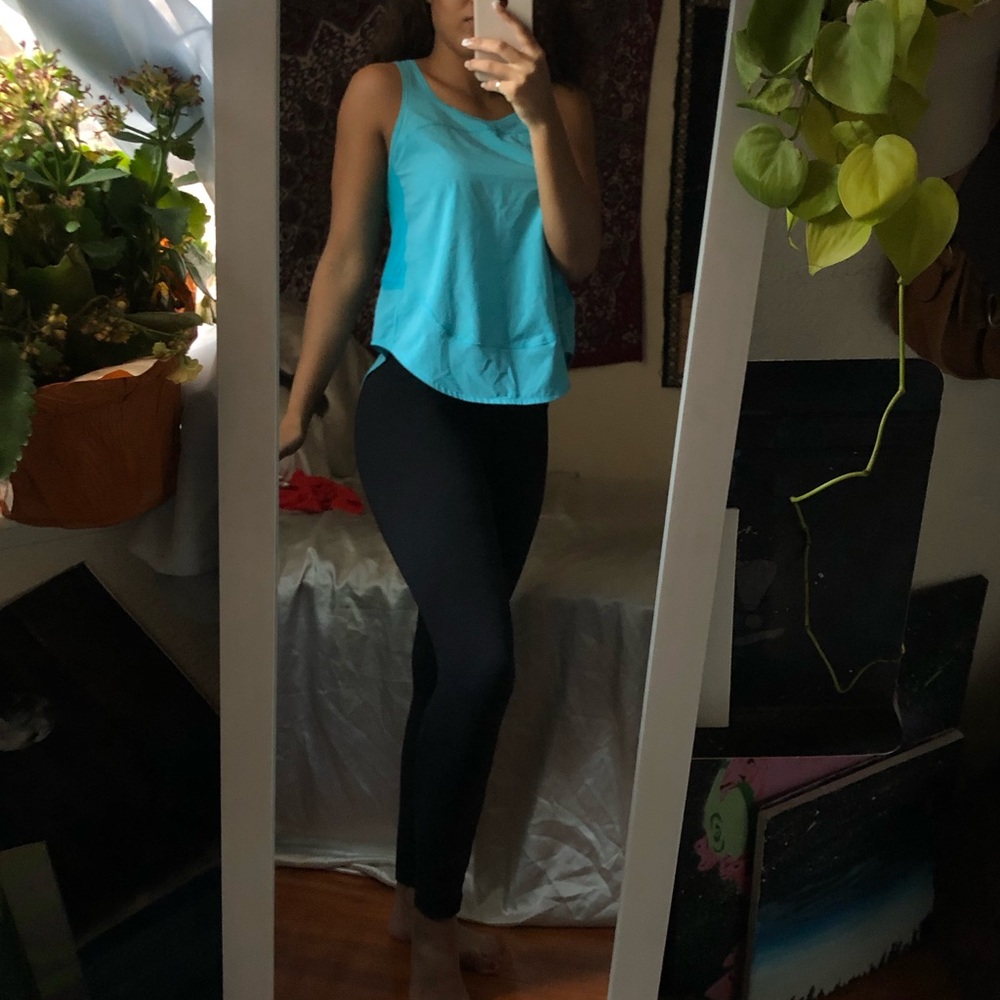 🚫🚫sold🚫Lululemon tank - Picture 2 of 6